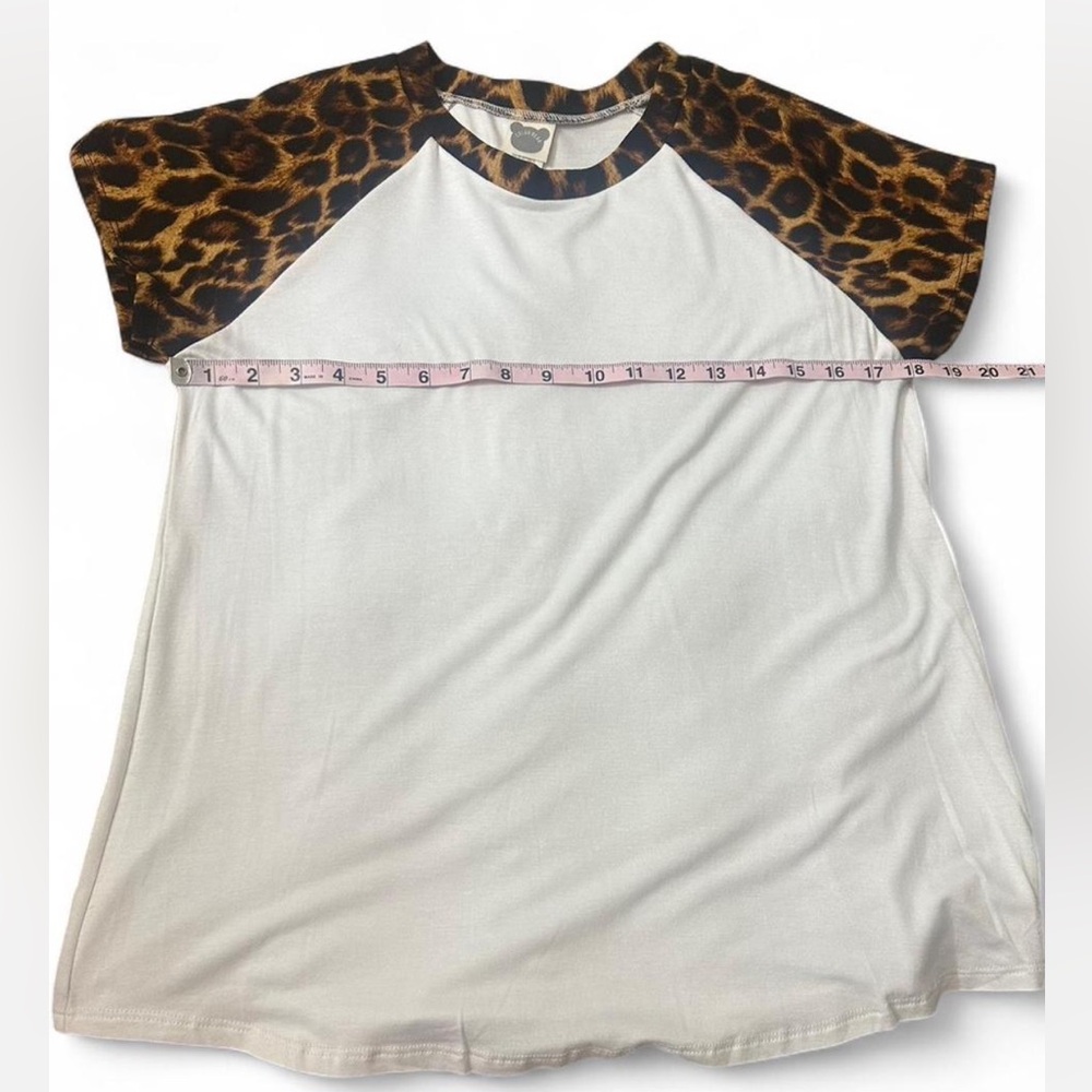 Leopard Sleeve Baseball Tee - Picture 11 of 12
